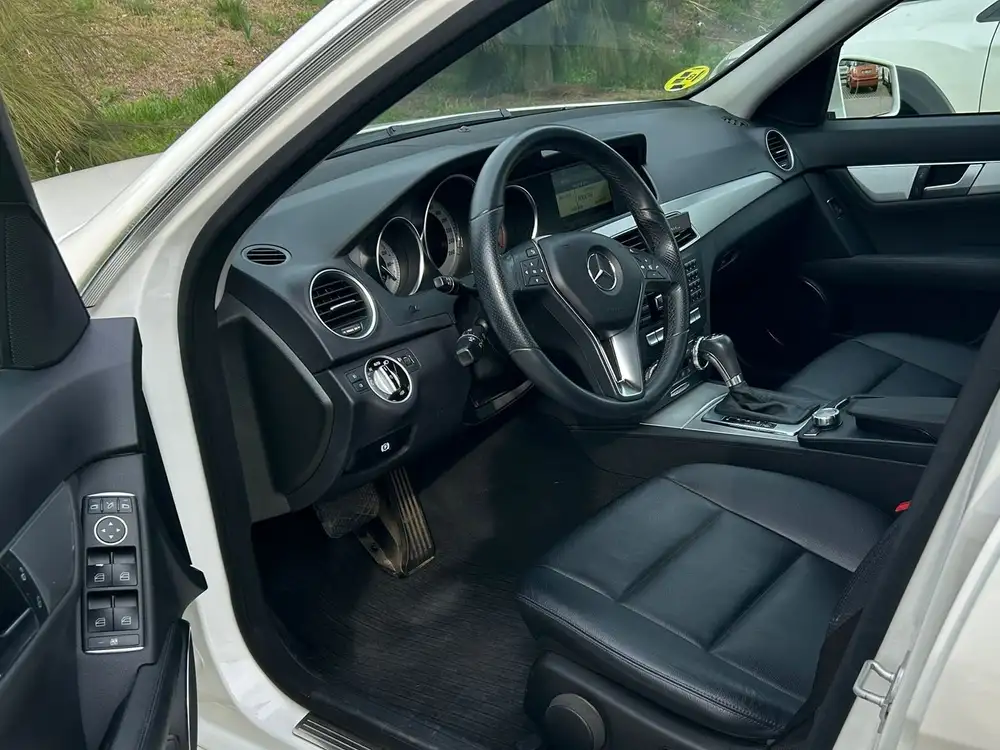 MERCEDES clase c - Foto 5 | Clidrive