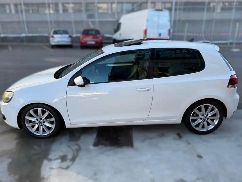 VOLKSWAGEN golf