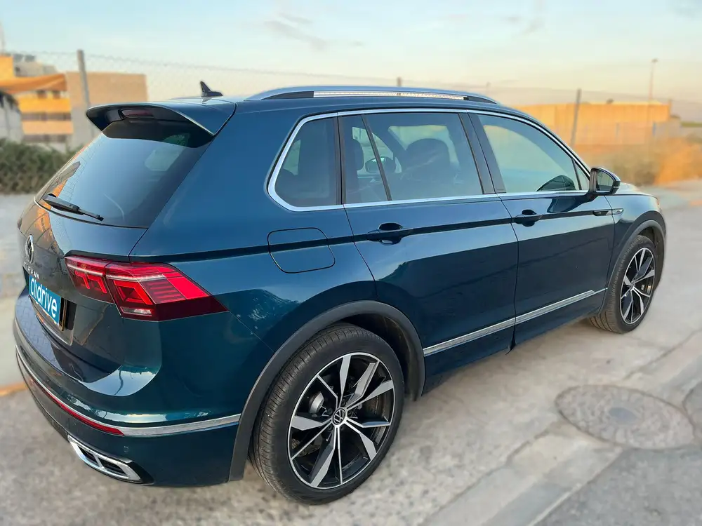 VOLKSWAGEN tiguan