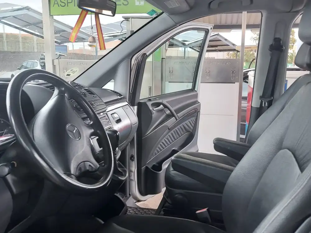 MERCEDES viano