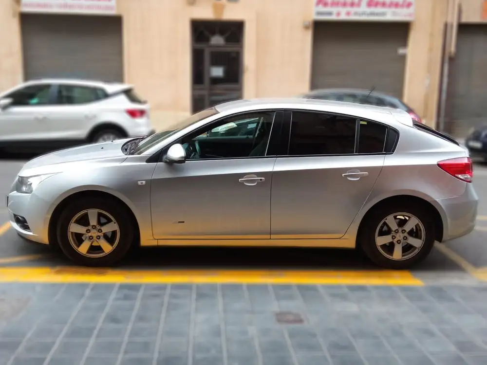 CHEVROLET cruze