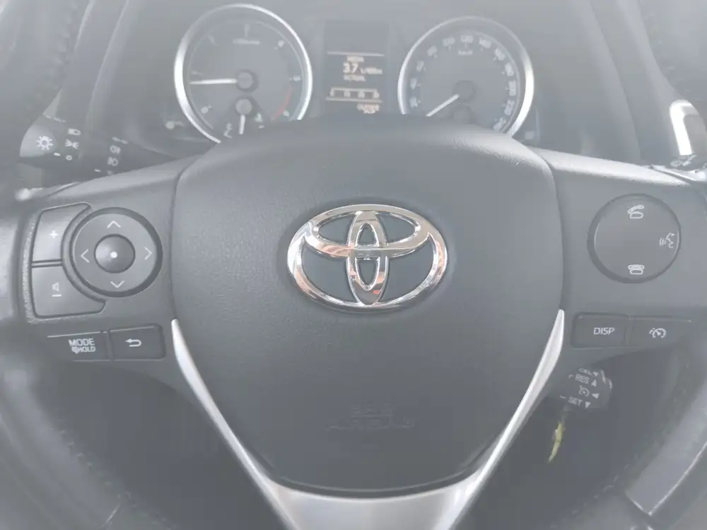 TOYOTA auris