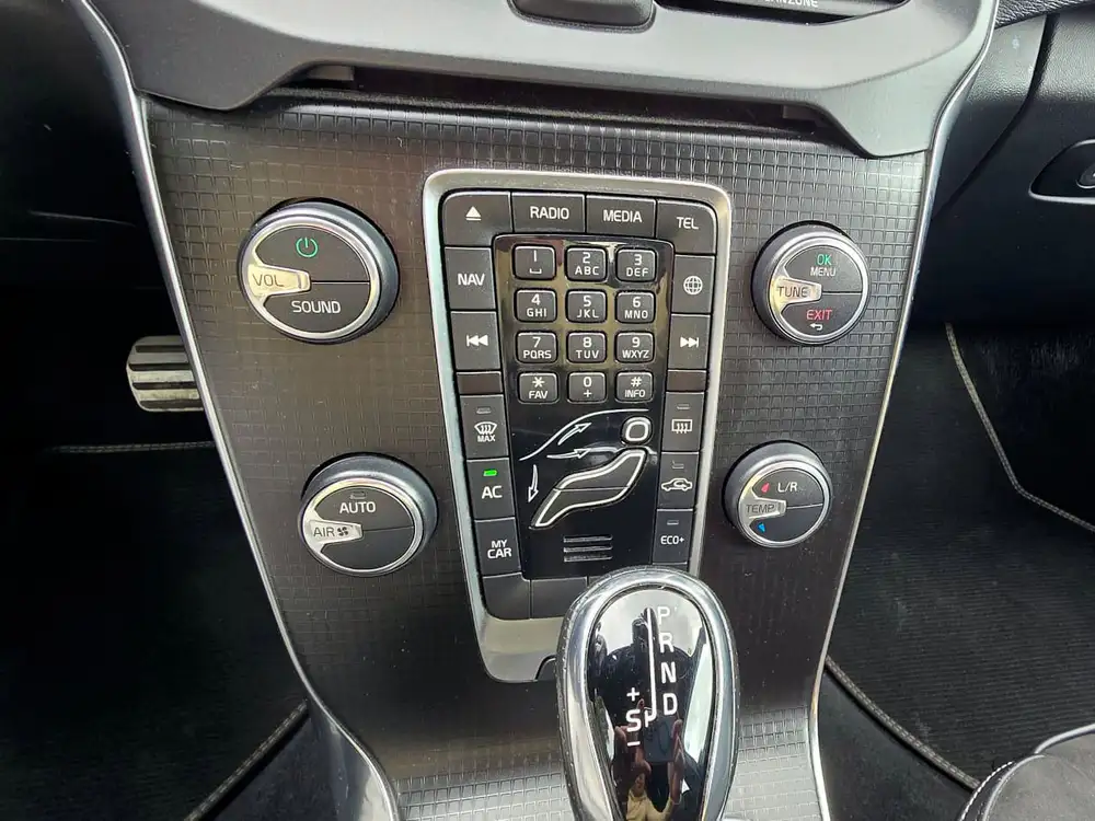 VOLVO V40 - Foto 14 | Clidrive