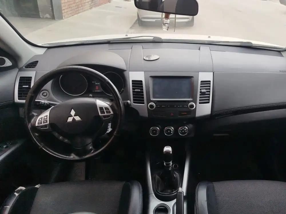 MITSUBISHI outlander - Foto 7 | Clidrive