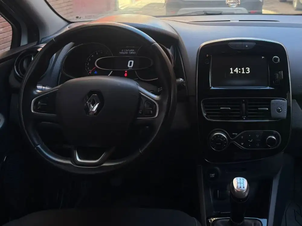 RENAULT clio
