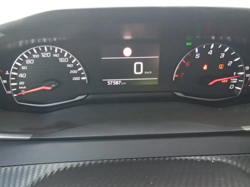 PEUGEOT 2008 - Foto 9 | Clidrive