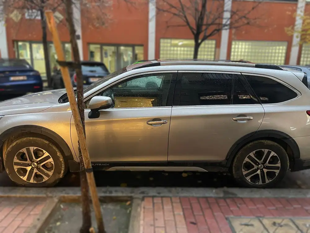 SUBARU outback