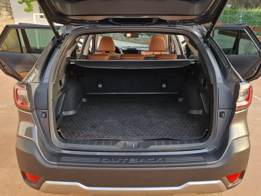 SUBARU outback