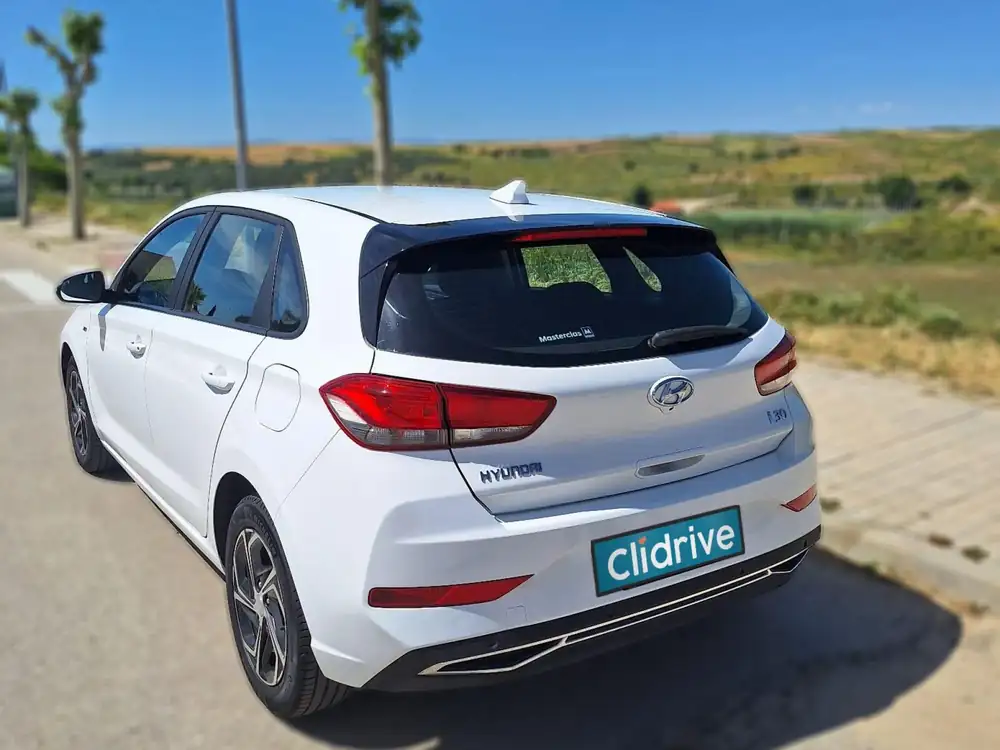 HYUNDAI i30