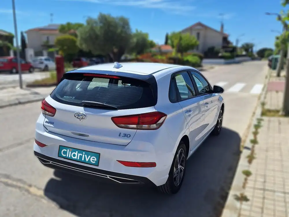 HYUNDAI i30