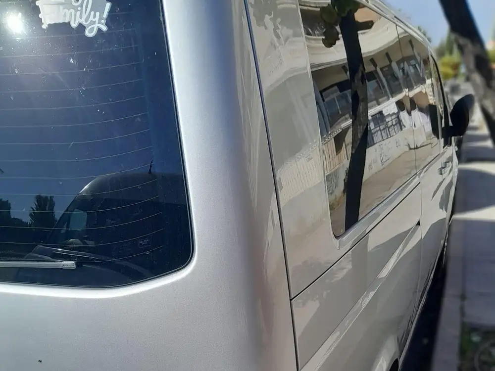 VOLKSWAGEN caravelle