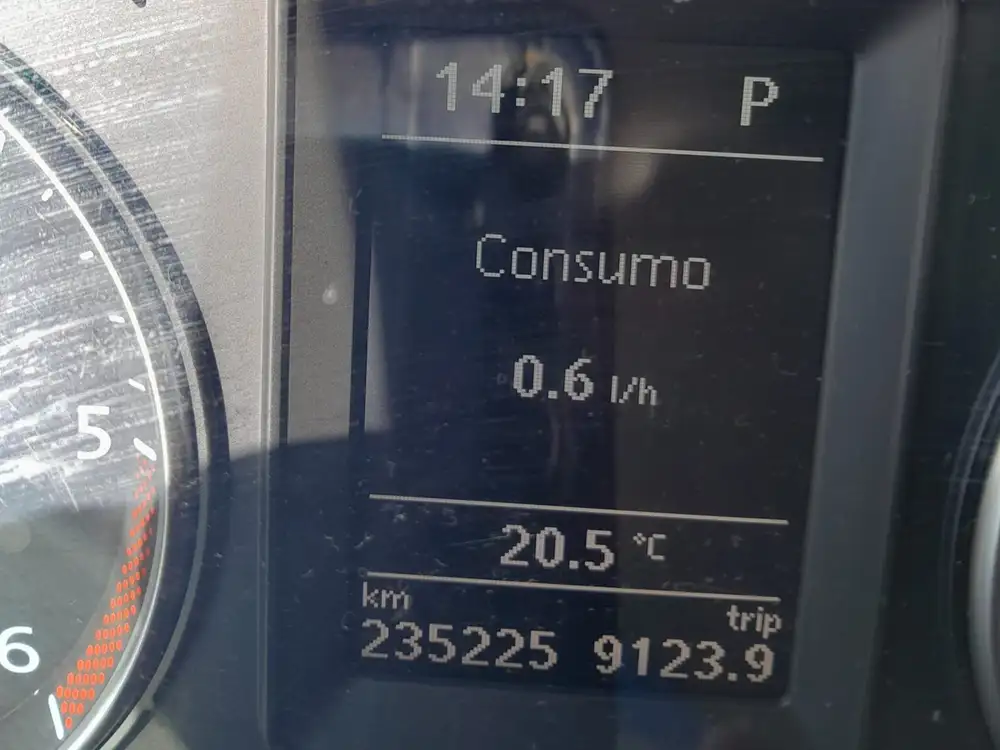 VOLKSWAGEN caravelle