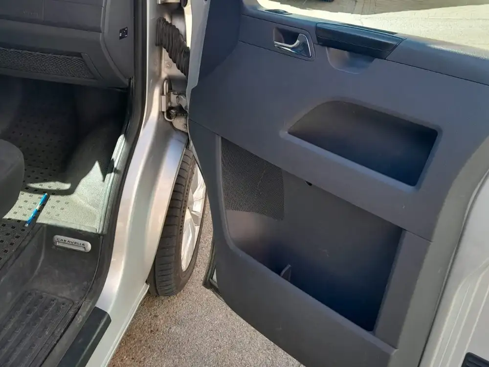 VOLKSWAGEN caravelle