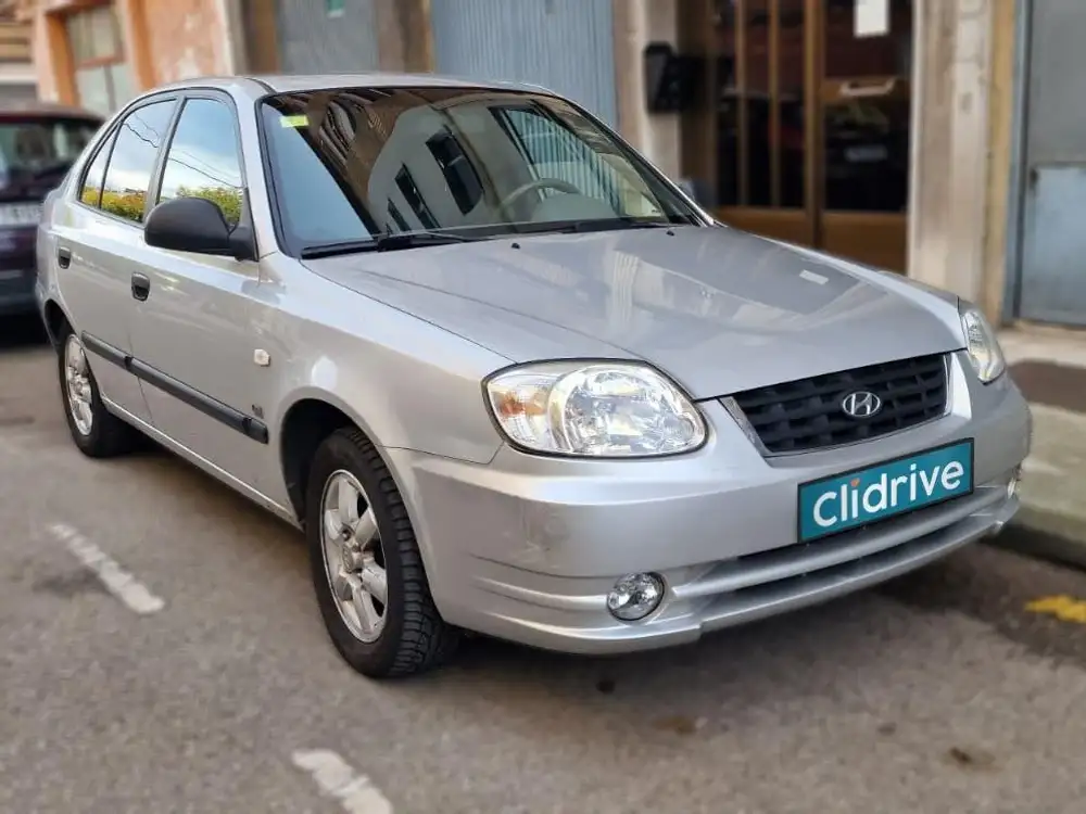 HYUNDAI accent