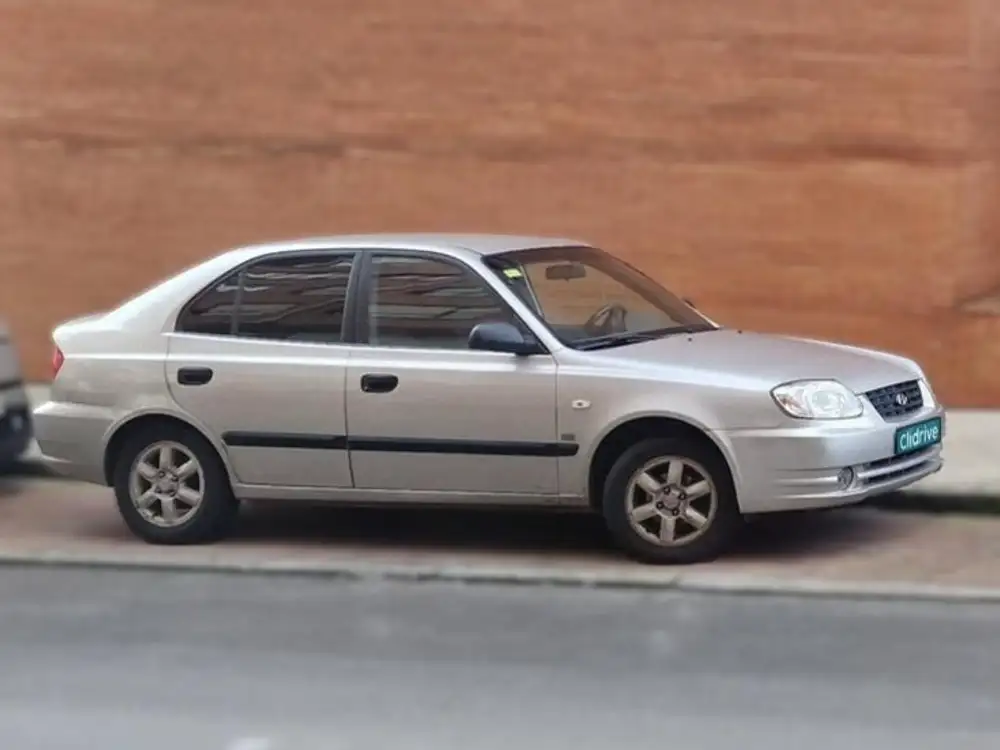 HYUNDAI accent