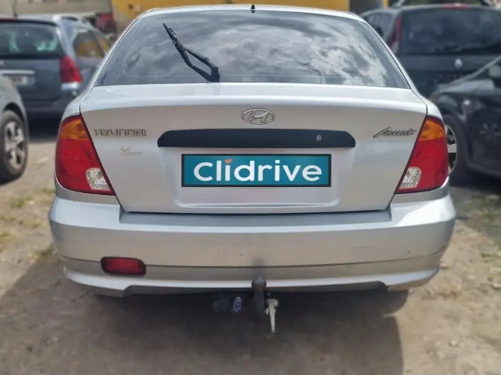 HYUNDAI accent
