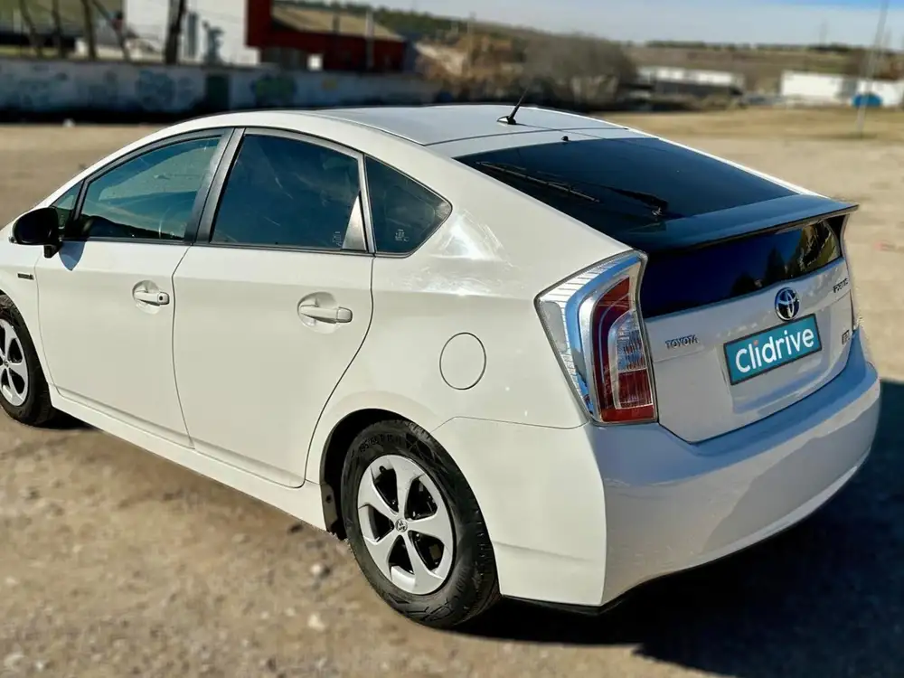 TOYOTA prius+