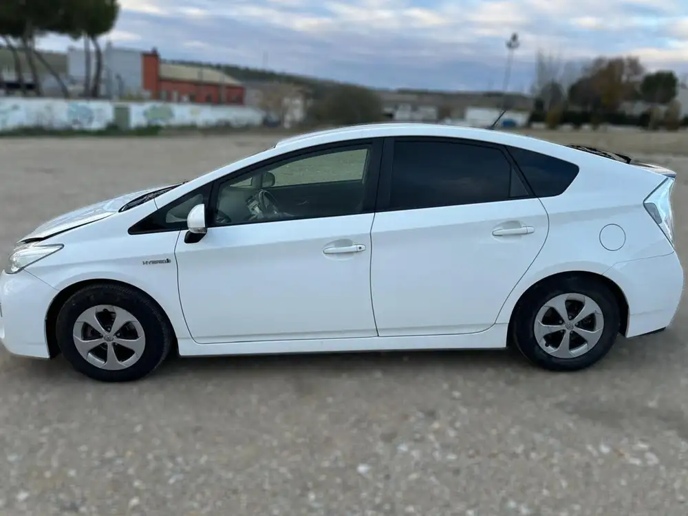 TOYOTA prius+