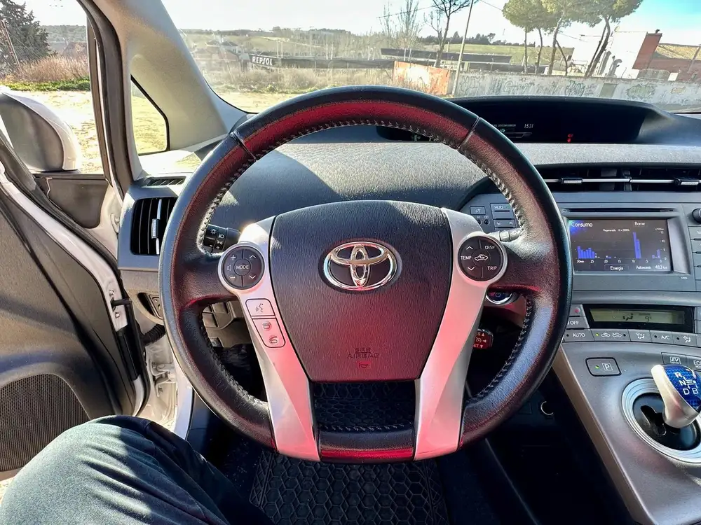 TOYOTA prius+