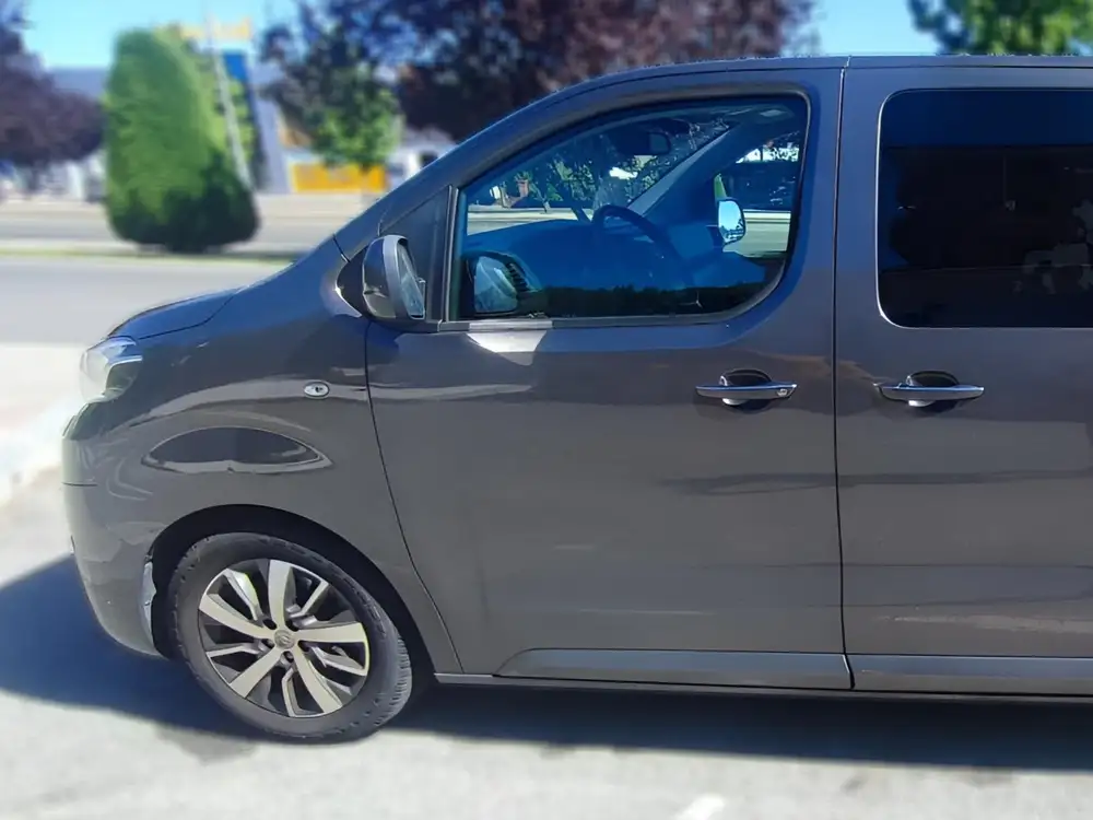 TOYOTA proace verso