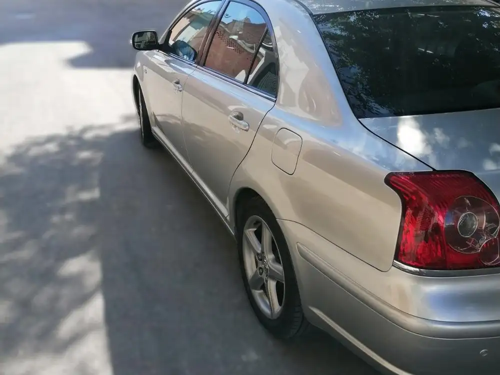 TOYOTA avensis