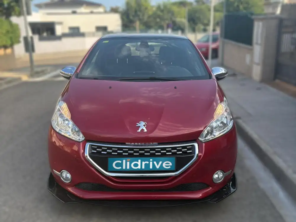 PEUGEOT 208