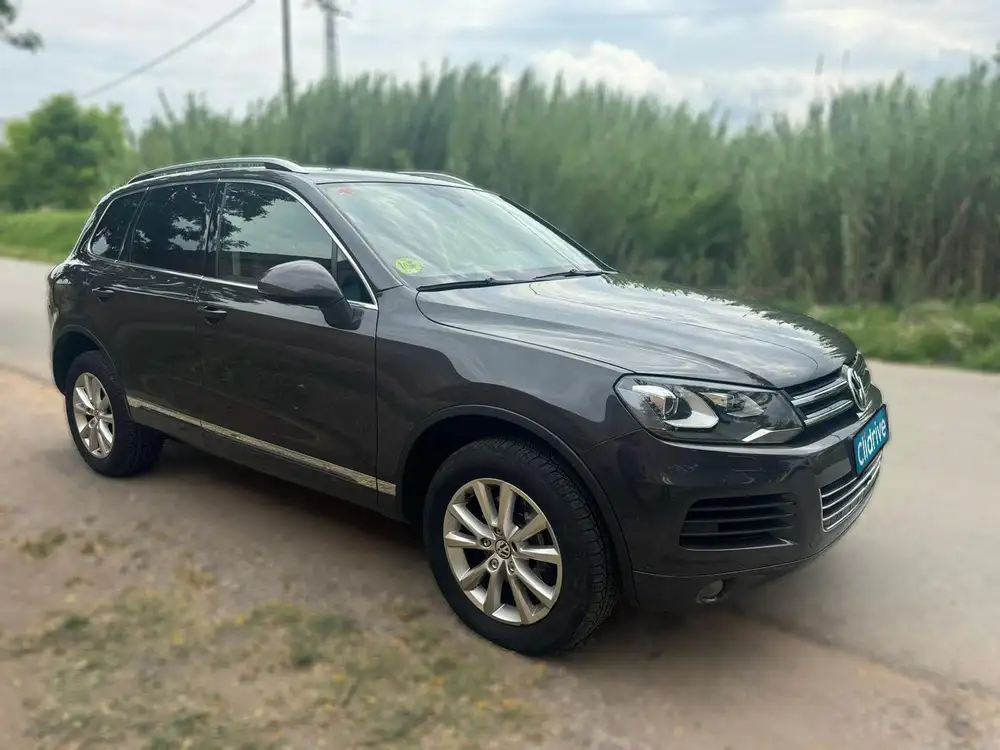 VOLKSWAGEN touareg