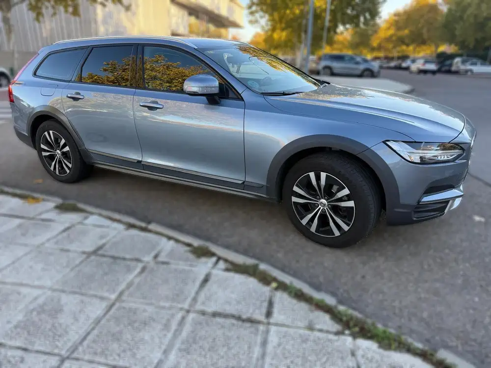 VOLVO V90 Cross Country