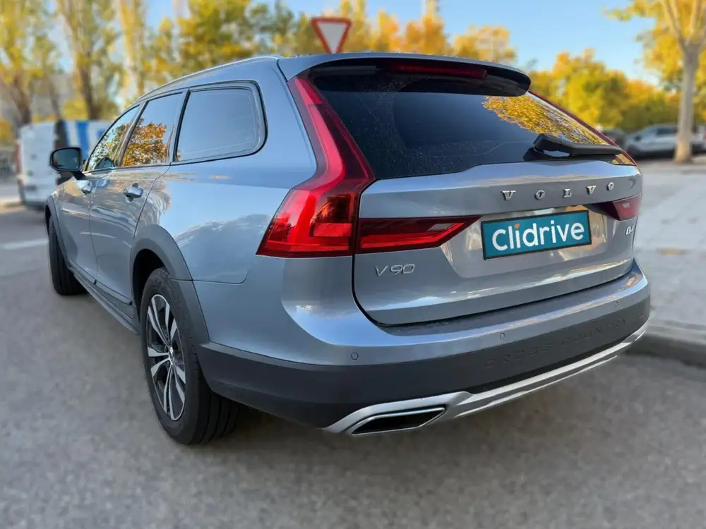 VOLVO V90 Cross Country