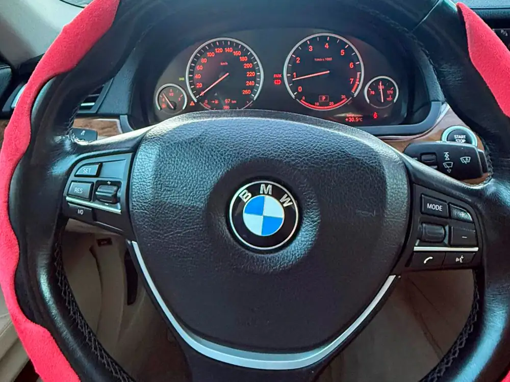 750i