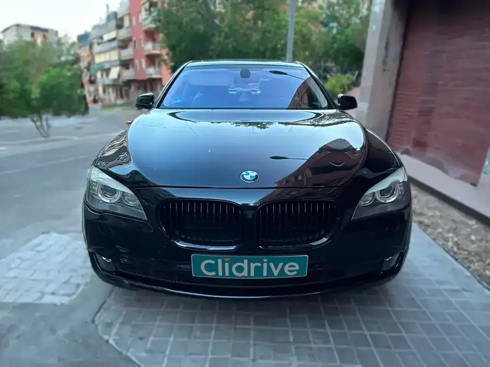 750i