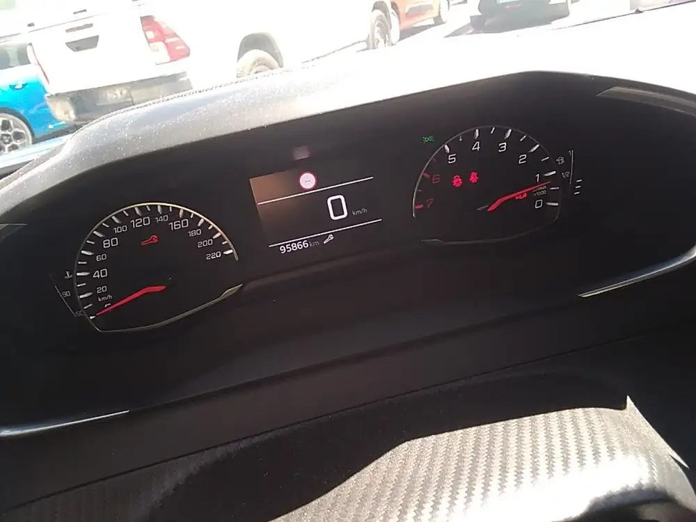 PEUGEOT 2008 - Foto 9 | Clidrive