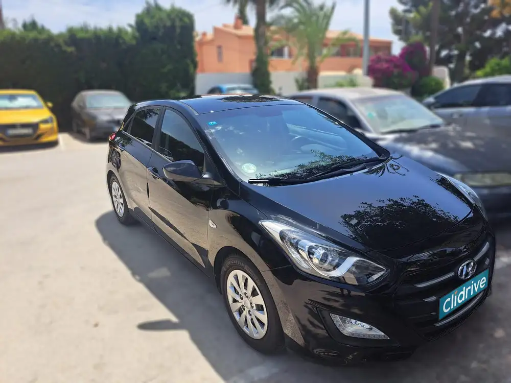 HYUNDAI i30
