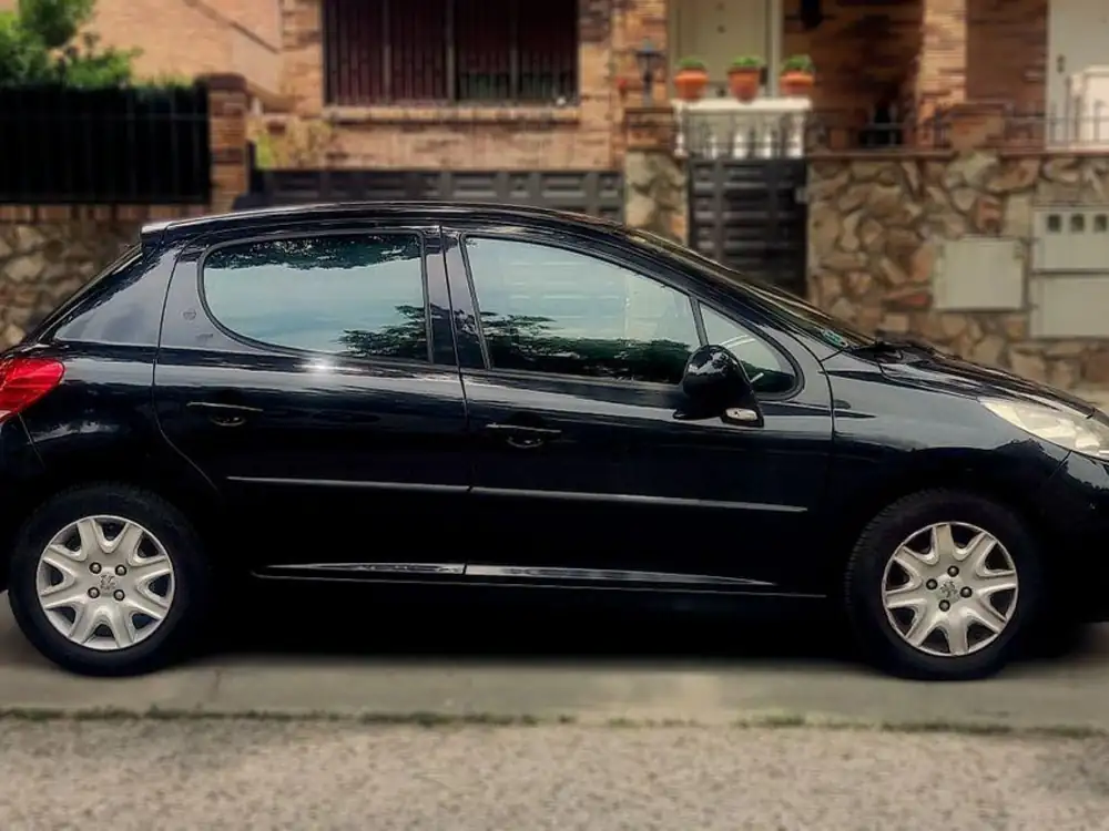 PEUGEOT 207