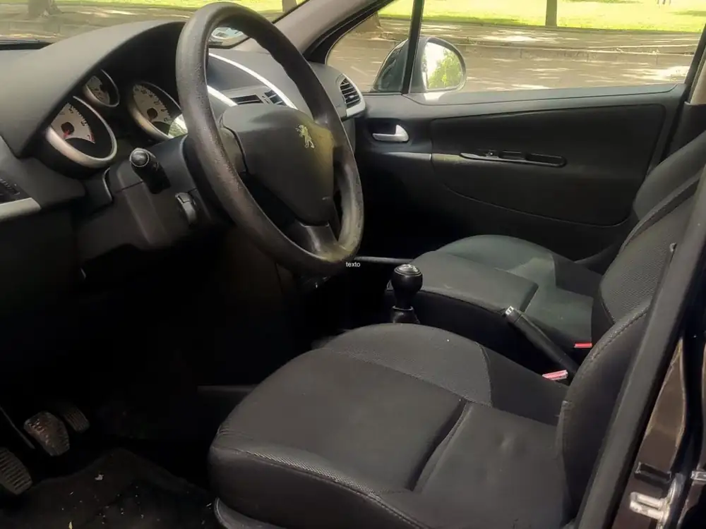 PEUGEOT 207