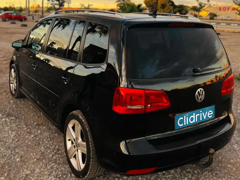 VOLKSWAGEN touran