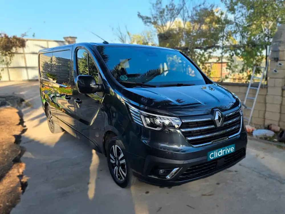 RENAULT trafic