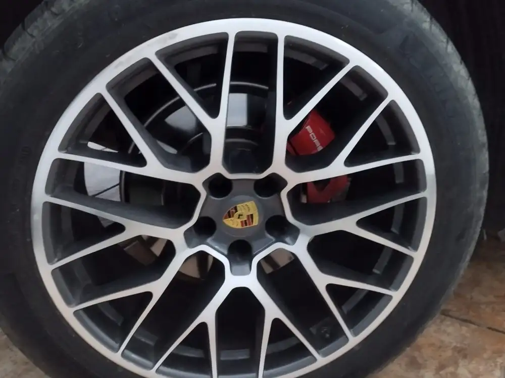 PORSCHE macan