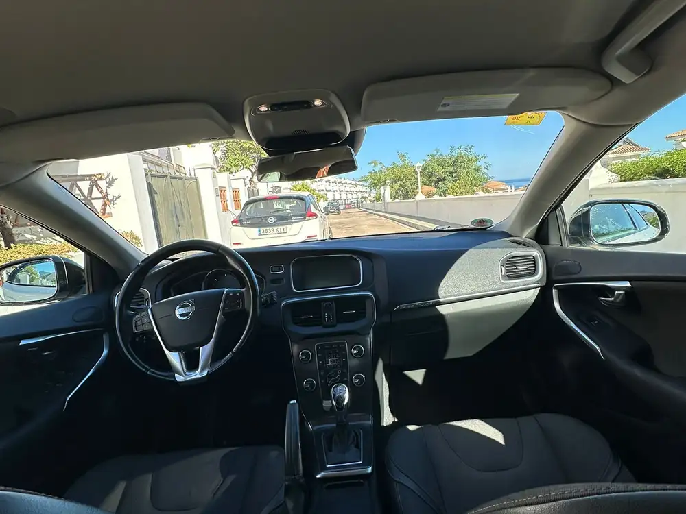 VOLVO V40 Cross country