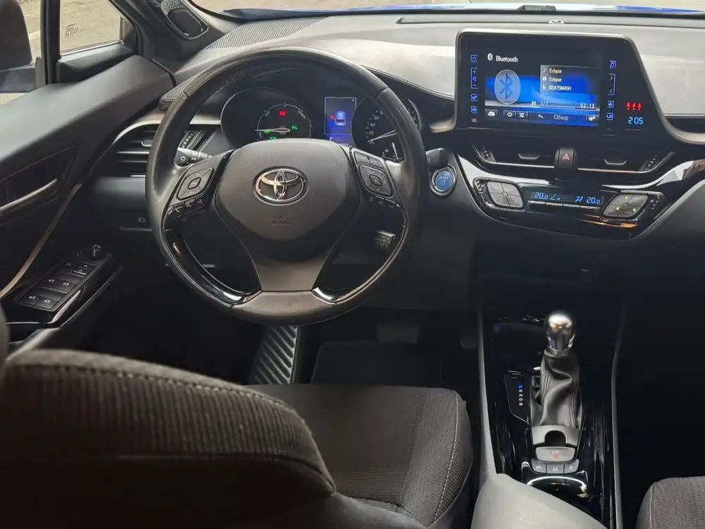 TOYOTA c-hr