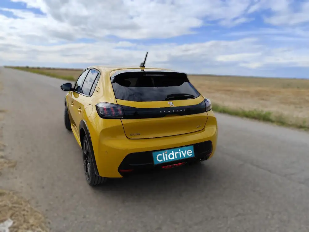PEUGEOT 208