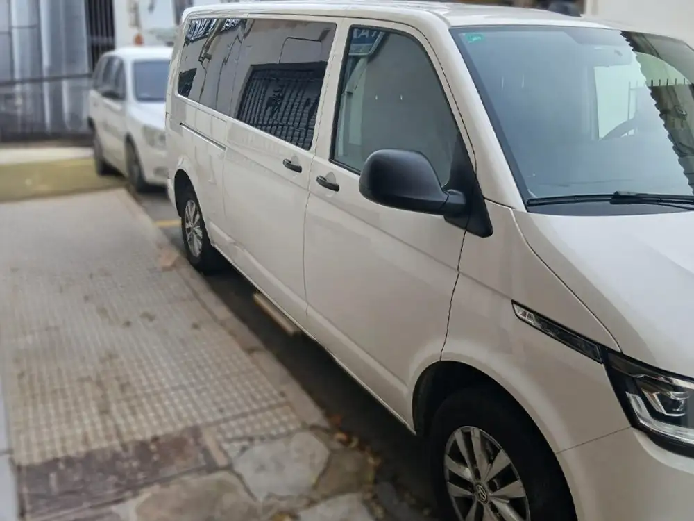 VOLKSWAGEN caravelle