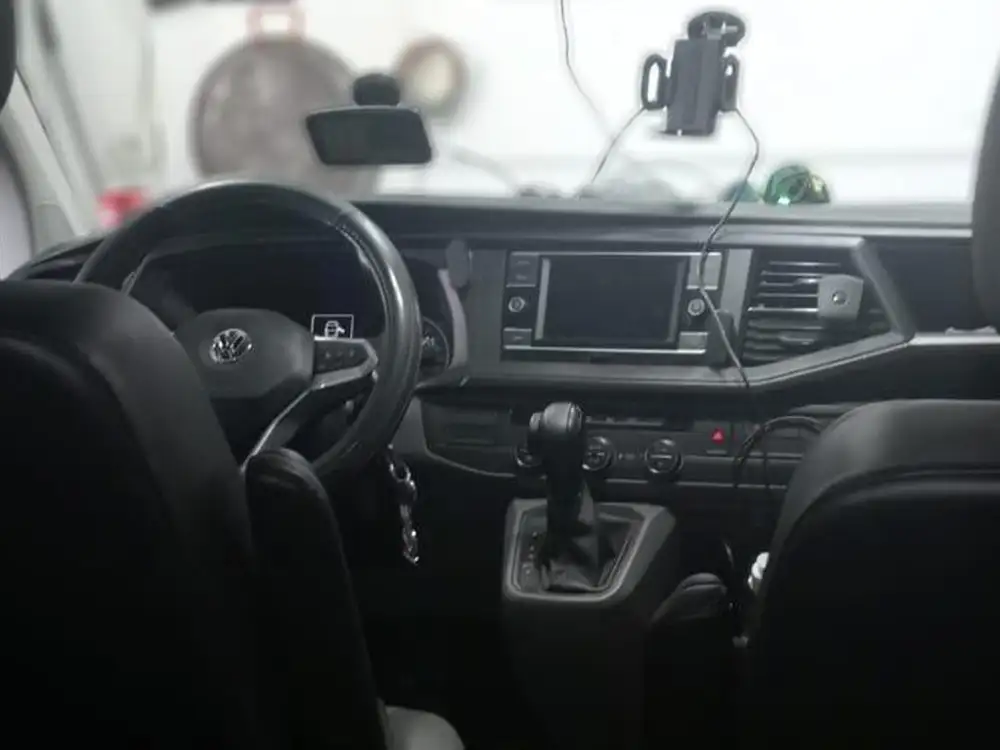 VOLKSWAGEN caravelle