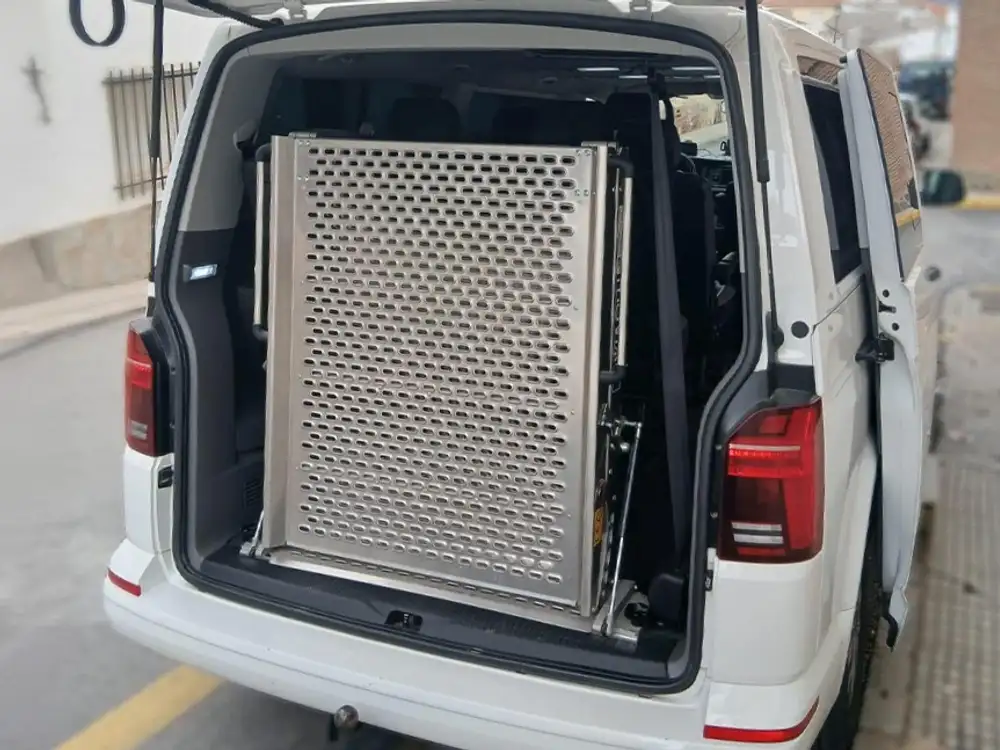 VOLKSWAGEN caravelle