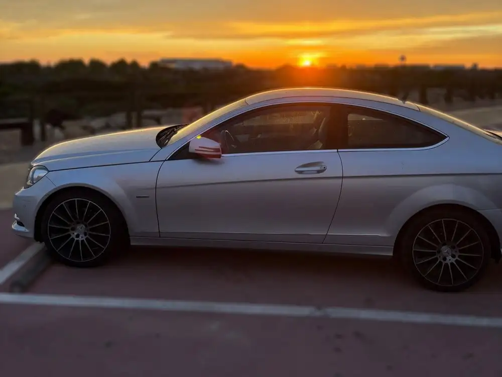 MERCEDES clase c
