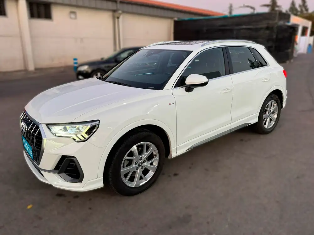 AUDI q3