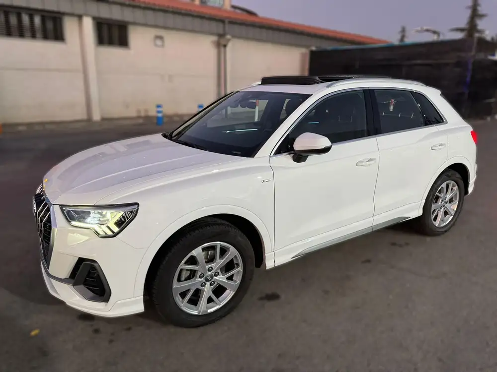 AUDI q3