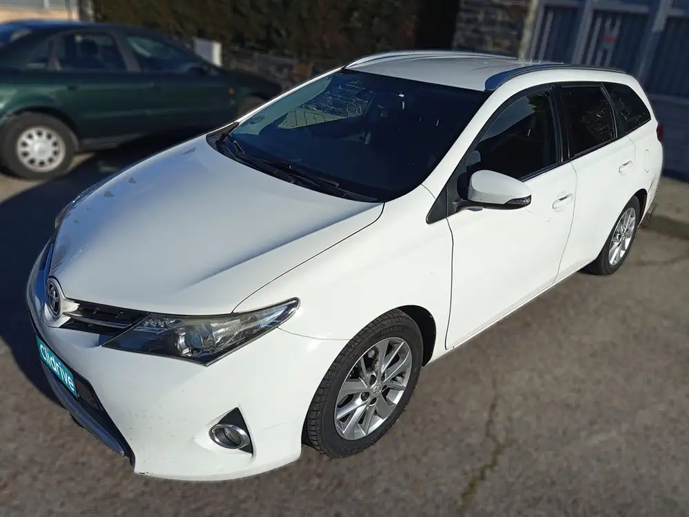 TOYOTA auris