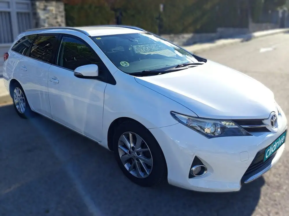 TOYOTA auris
