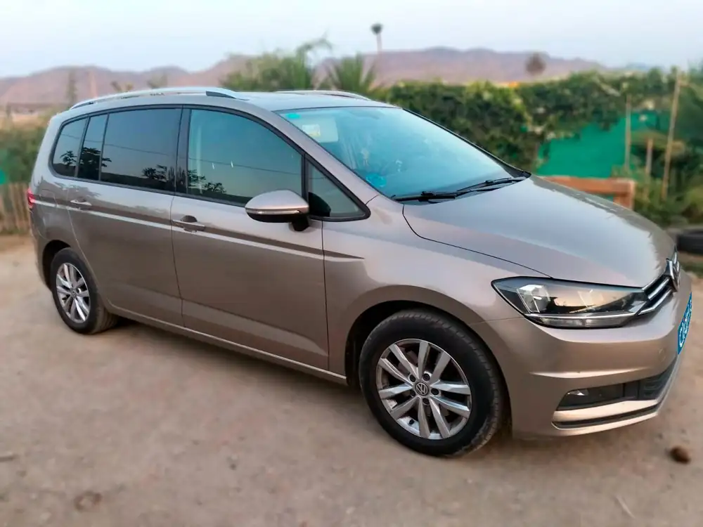 VOLKSWAGEN touran